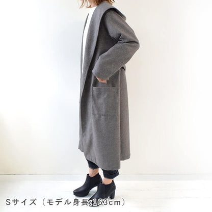 フードガウン