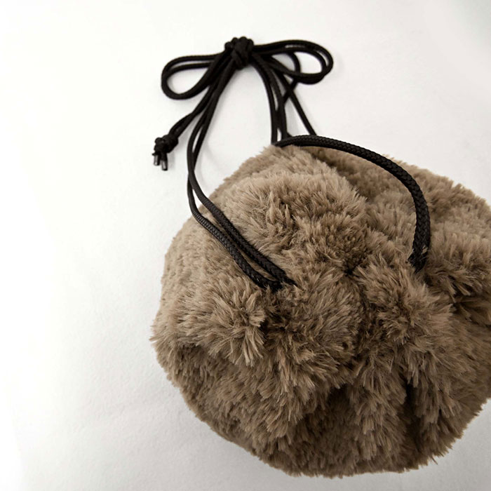 大きめファーリボン ❁277〜280 大きめファーリボン ❁277〜280 ファーバッグのキット | 生地と型紙の